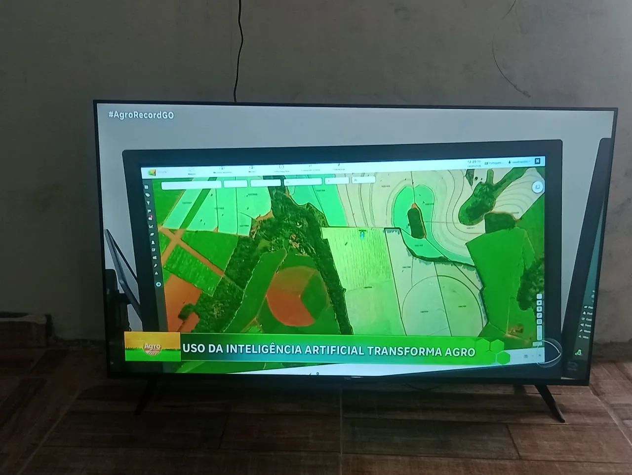 Vende-se TV 50" TCL - Foto 2