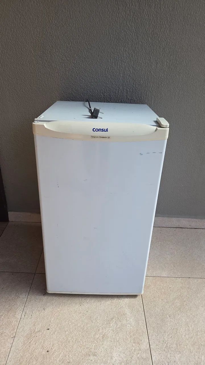 Frigobar Consul 120l, 220v - usado 