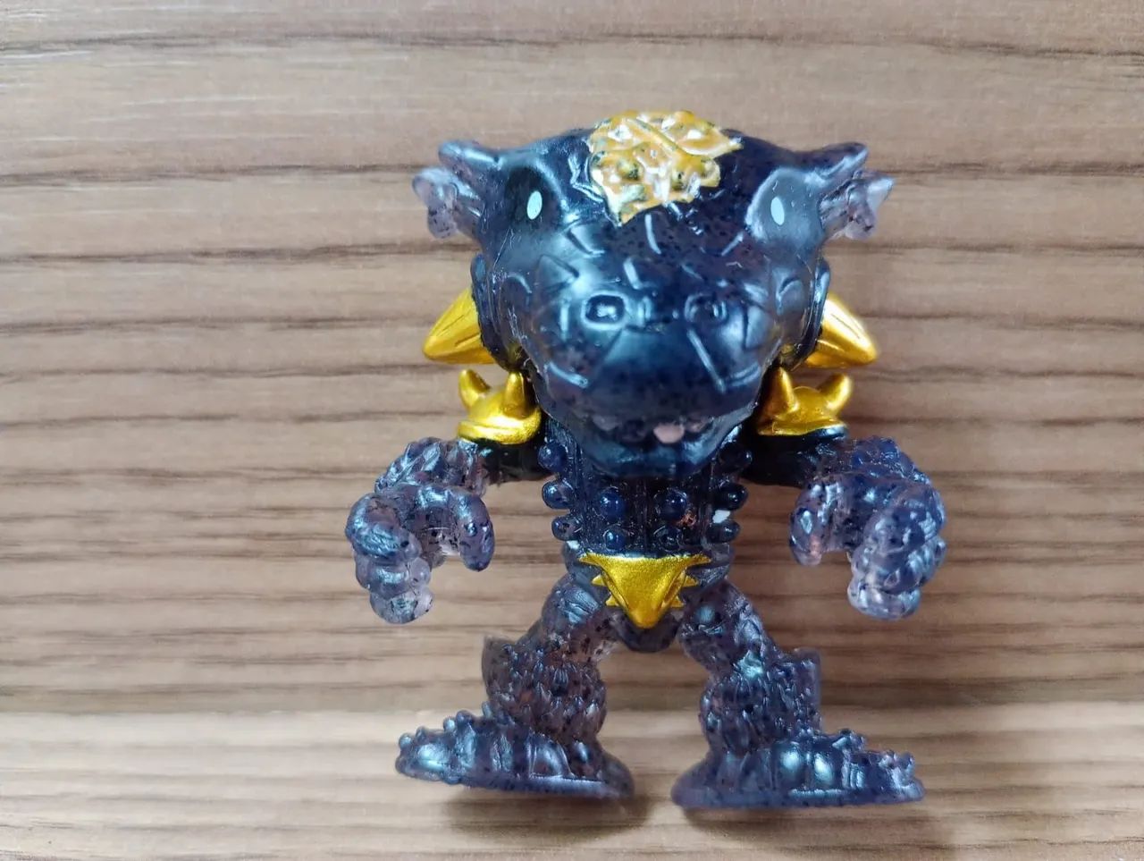 Boneco/personagem Anklox Treasure X Dino Gold