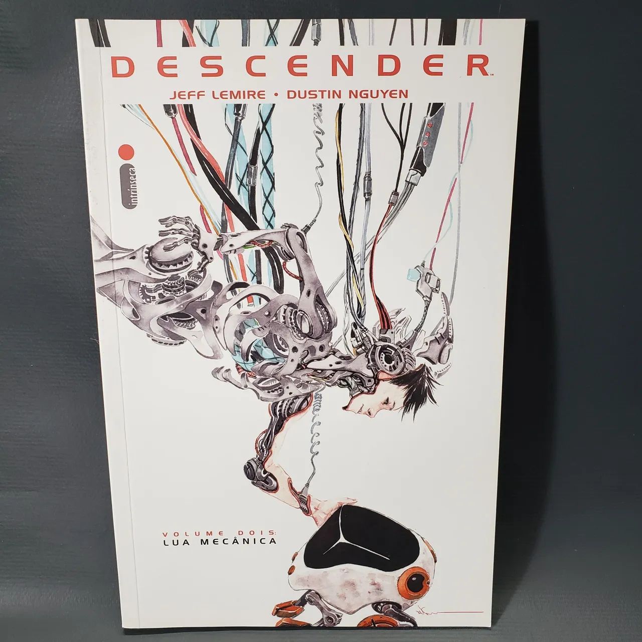 Hq Descender volume 2 Lua Mecânica