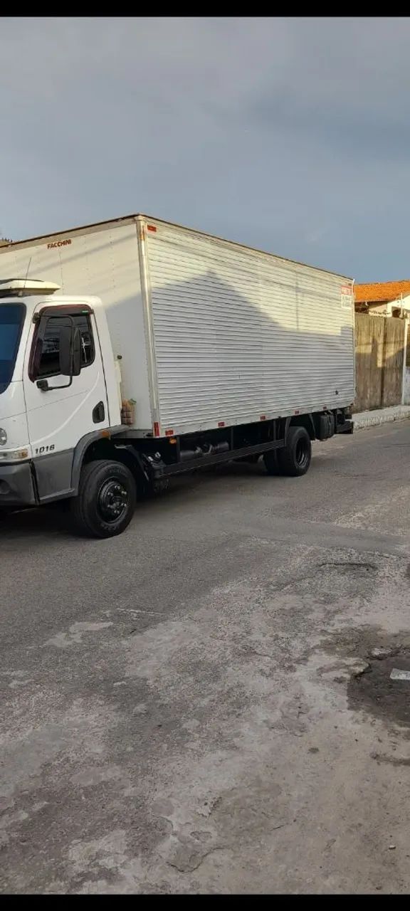 Caminhão baú saindo de São Luís pra Belém 