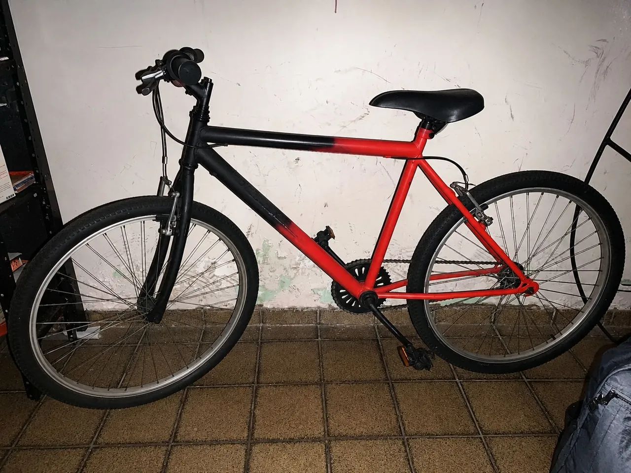 Bicicleta Aro 26 Vermelha e Preta - Ótimo Estado