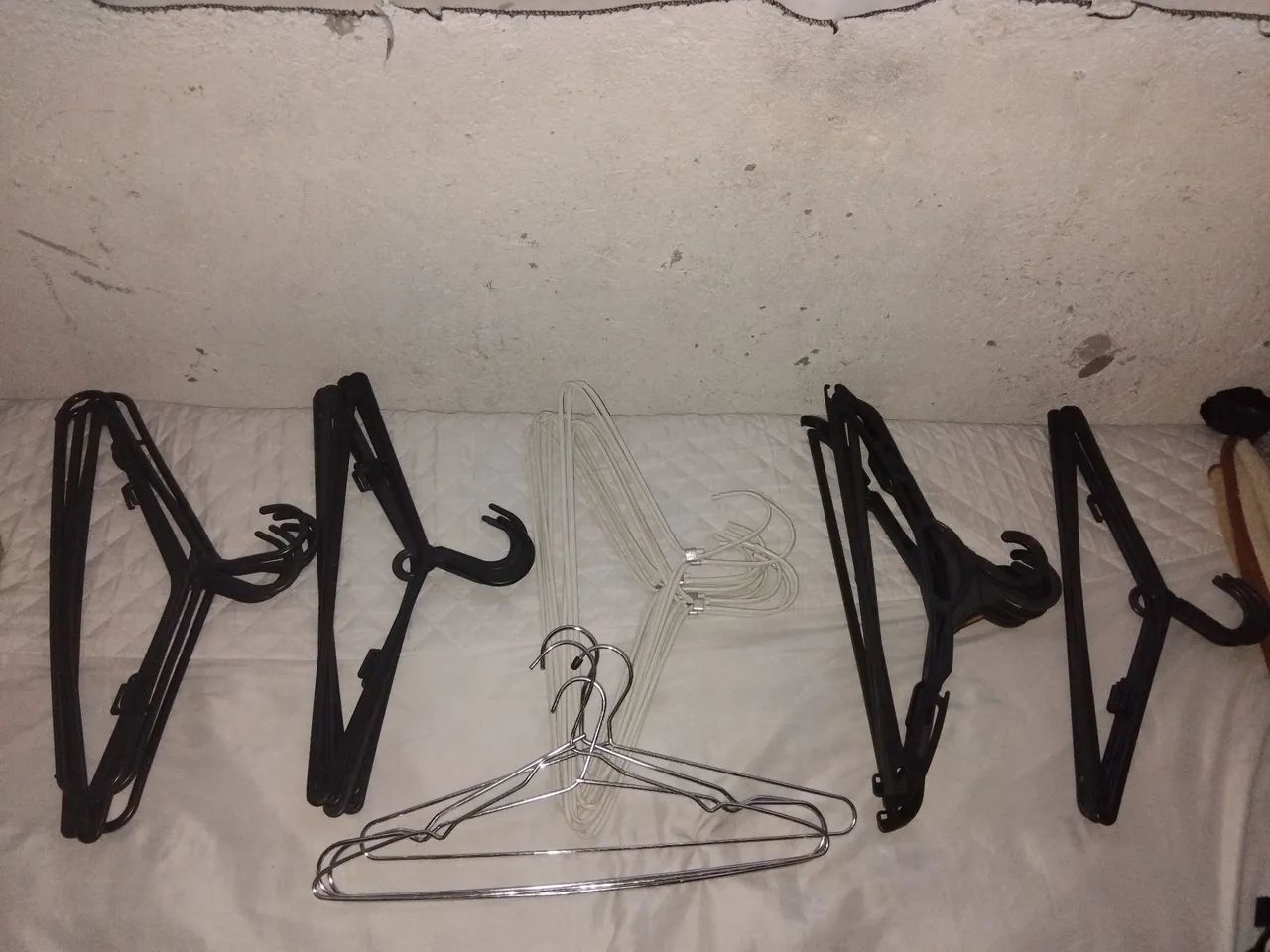 Cabides para roupas 32 unidades. 