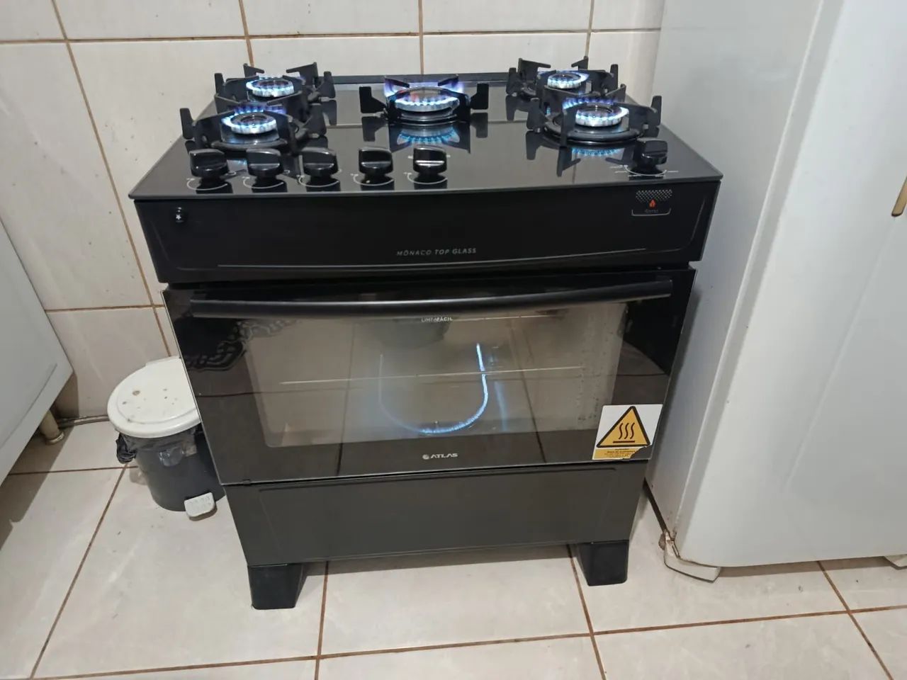 Fogão Atlas 5 bocas mesa de vidro está Praticamente novo  - Foto 5
