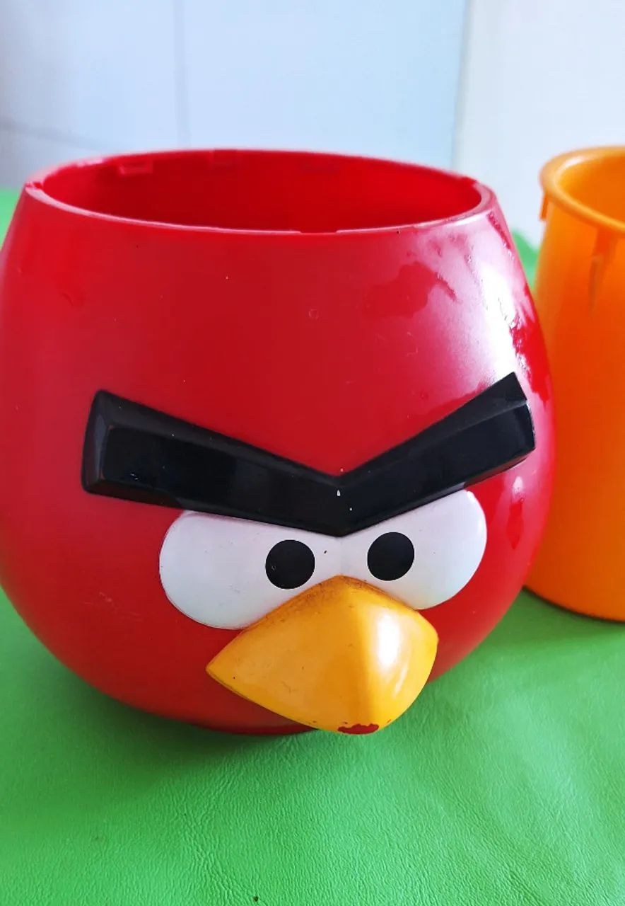 caneca  do Angry Birds Red  colecionavel 2015