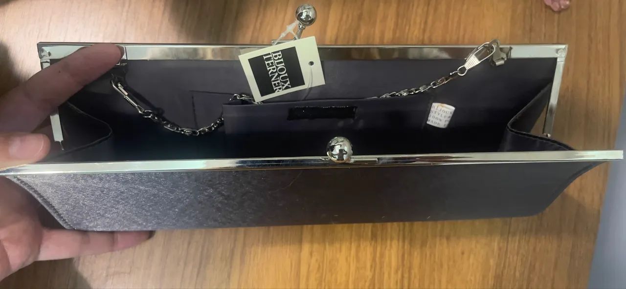 Bolsa social NOVA prateada com alça metal
