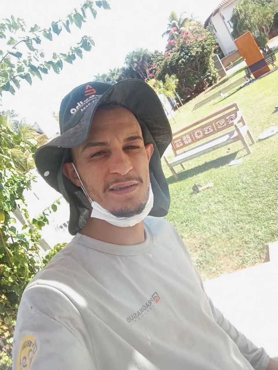 Ajudante é meio oficial Limpeza podas disponível  - Foto 2