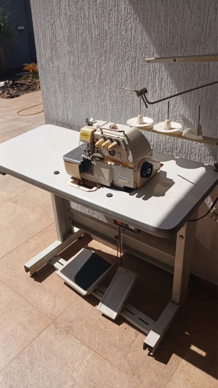 Máquina Overlock Yamata  - Foto 4