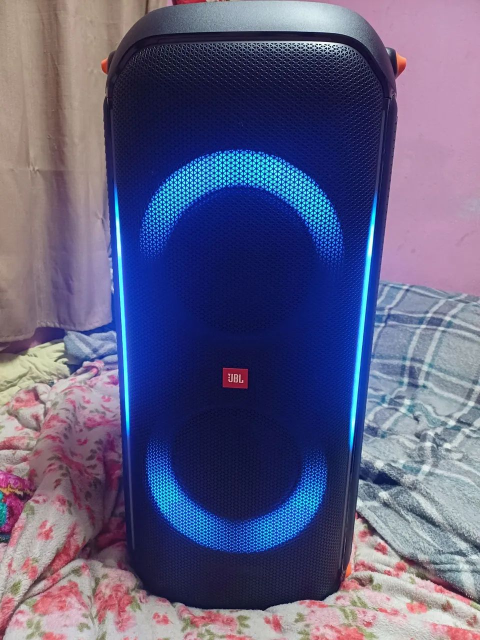 Caixa jbl  710
