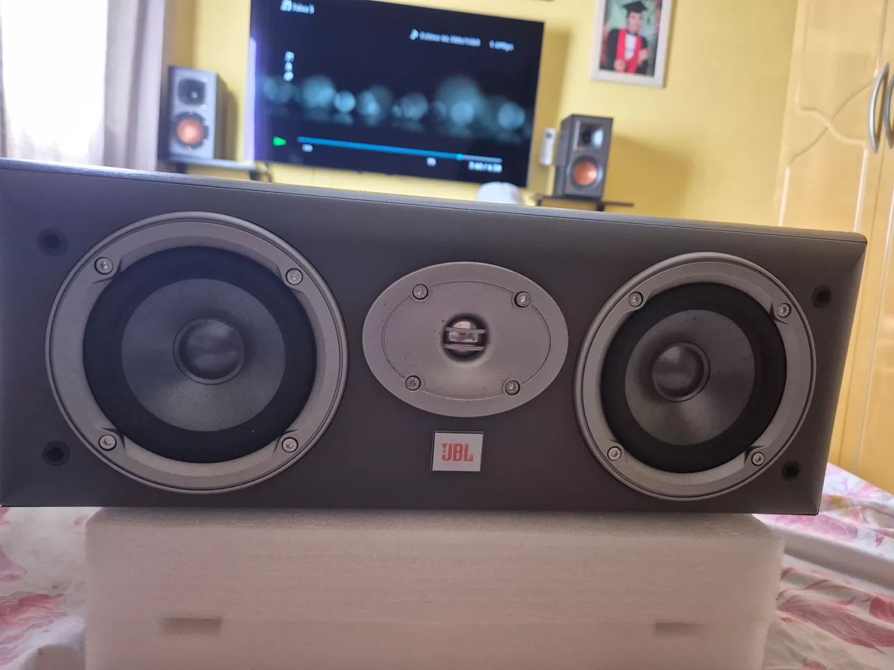 Caixa central jbl EC25 usada 