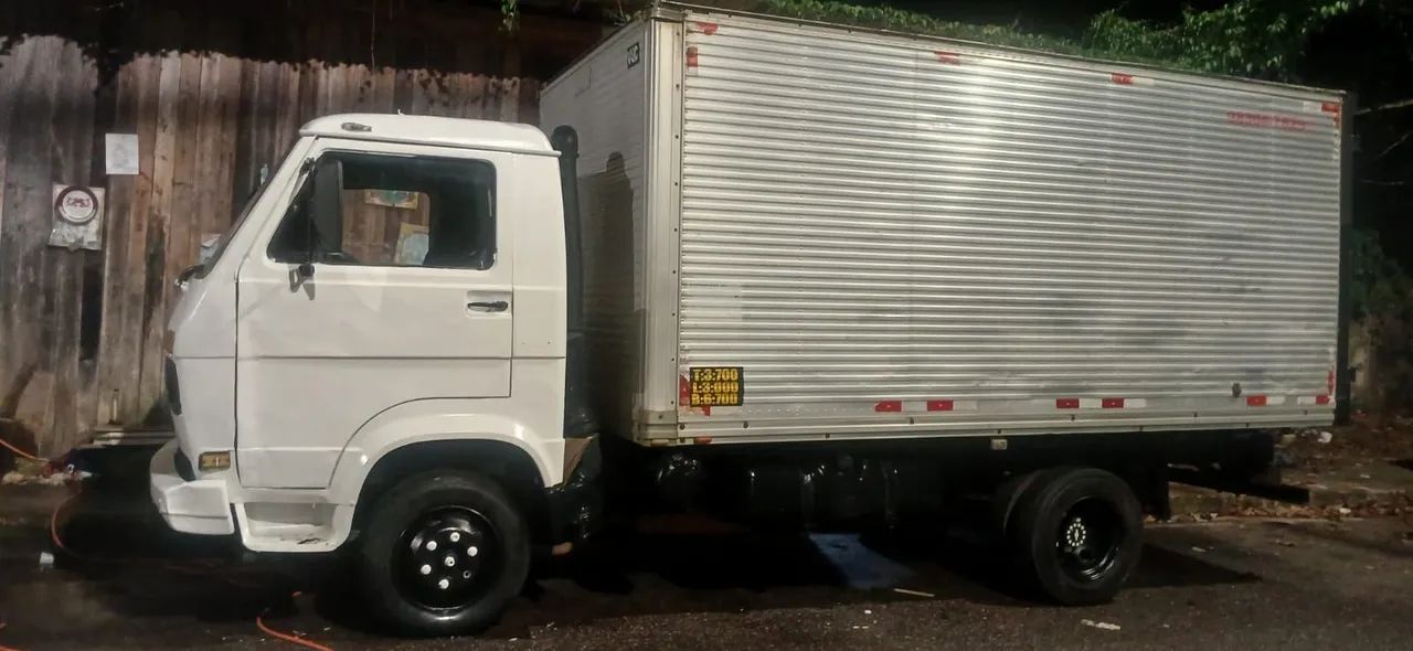 TRANSPORTE DE MUDANÇA E OUTROS SERVIÇOS 