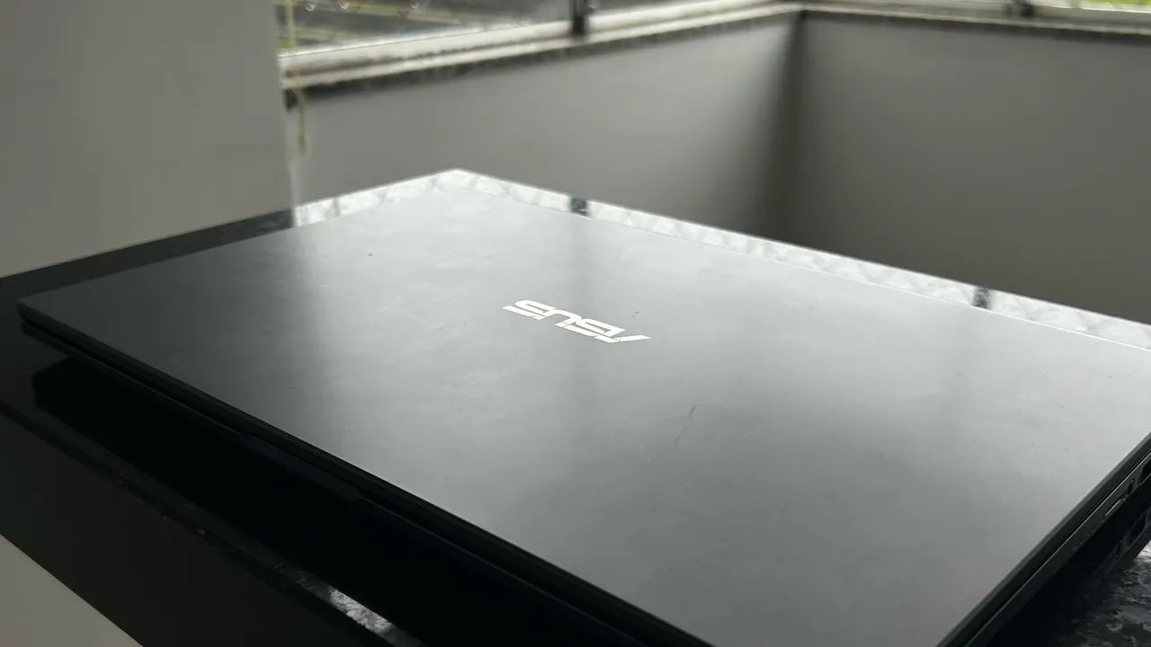 Notebook ASUS; Ryzen 7; 8GB RAM 