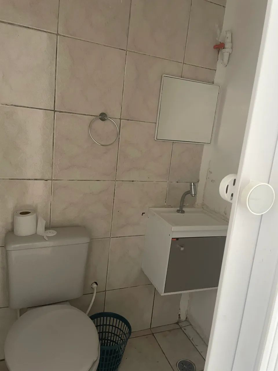 Alugo ponto Comercial com banheiro - Foto 4