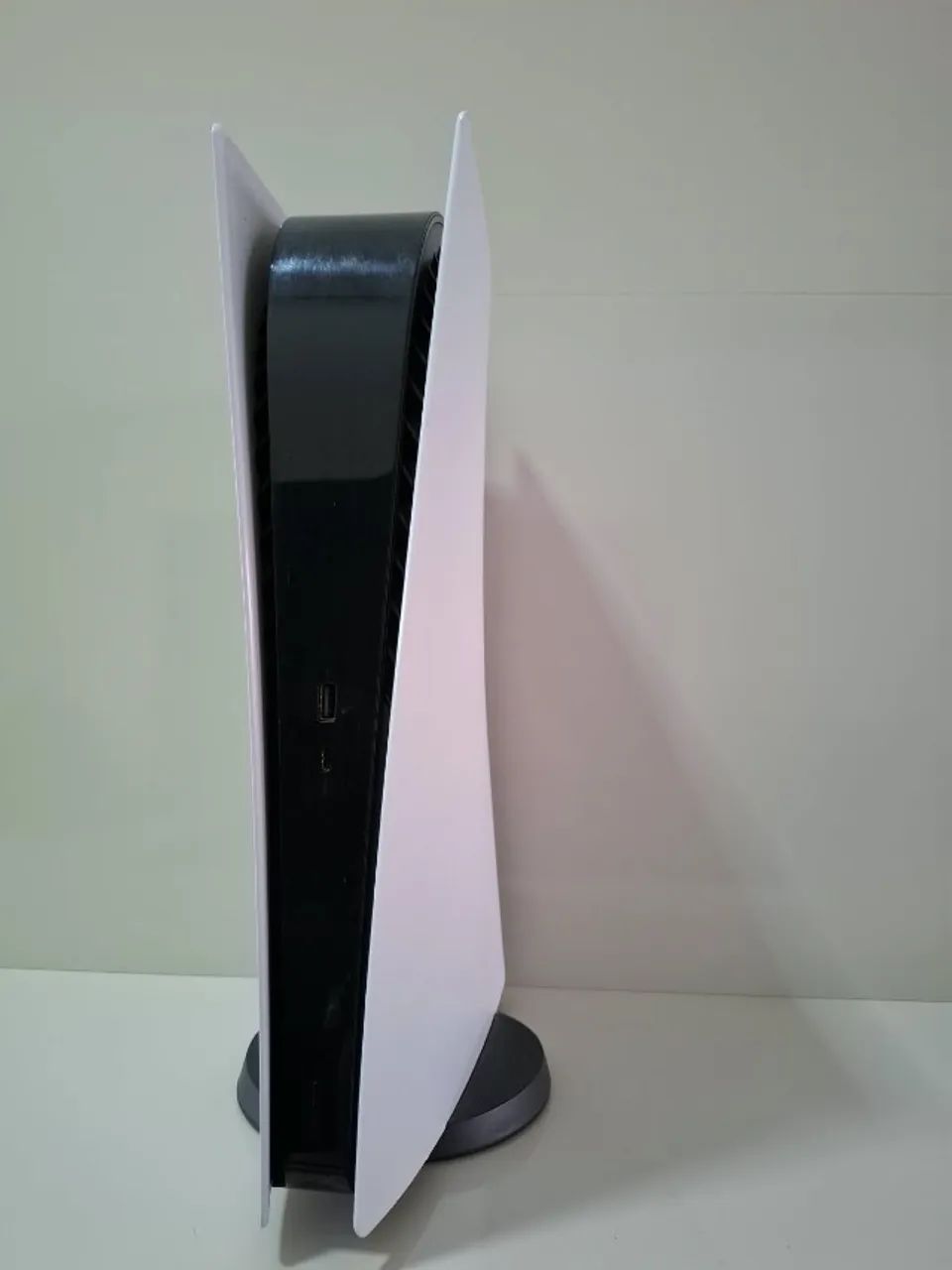 PS5 e dois controles - Foto 4