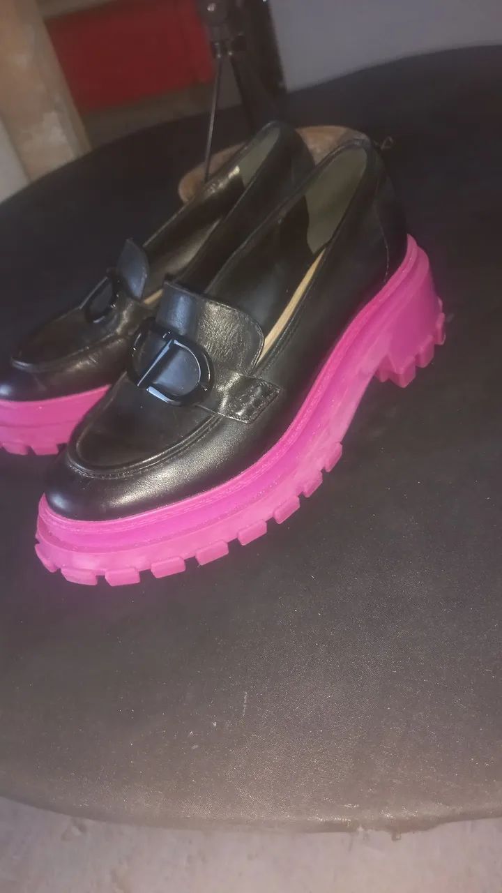 Mocassim Schutz com salto bloco tratorado na cor rosa - Foto 2