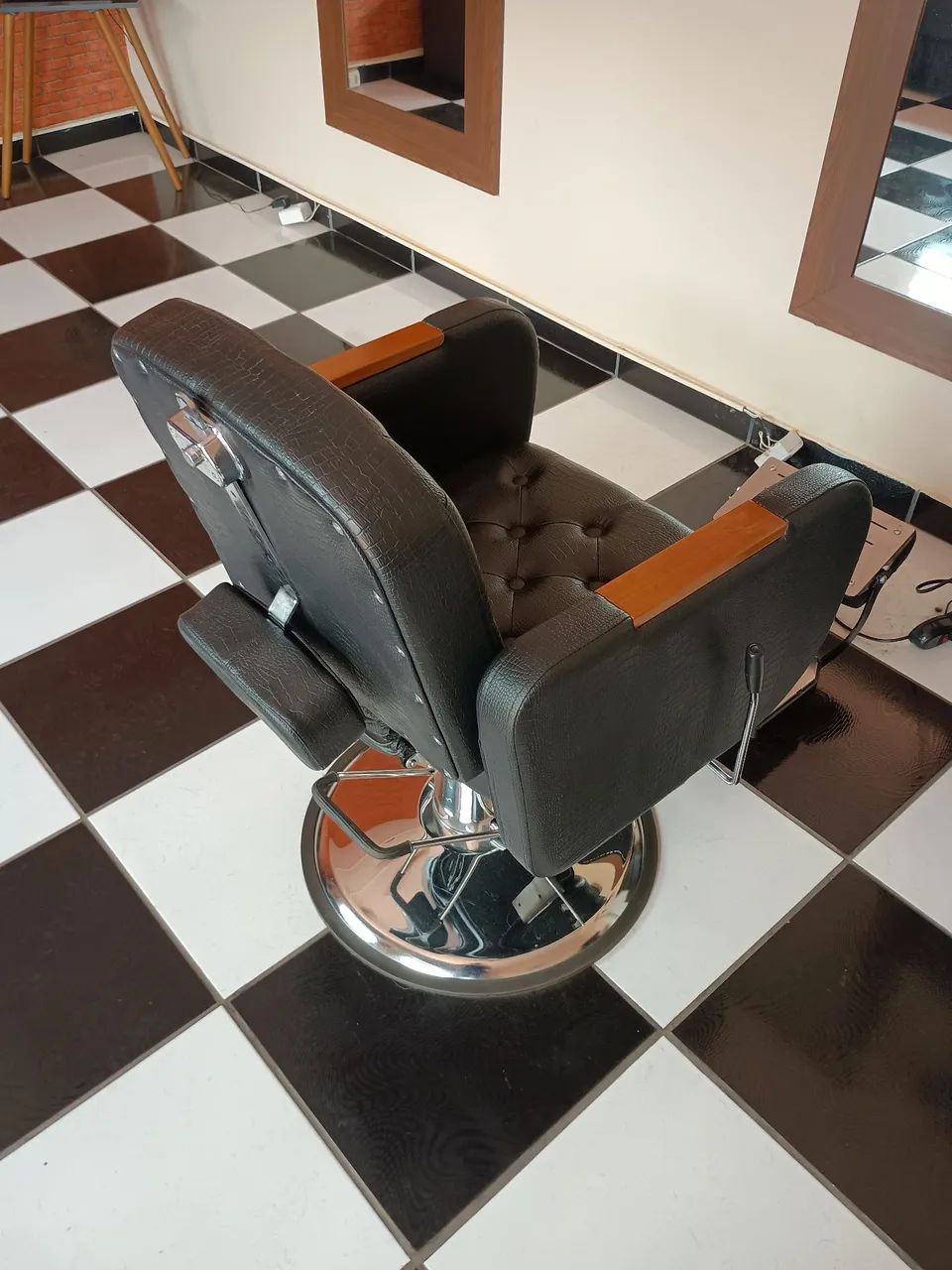 Cadeira Barbeiro Terra Santa  - Foto 2