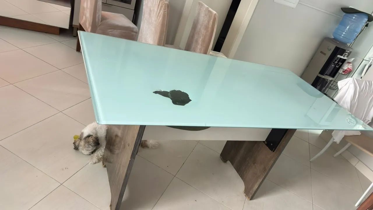 Linda mesa de 6 lugares 