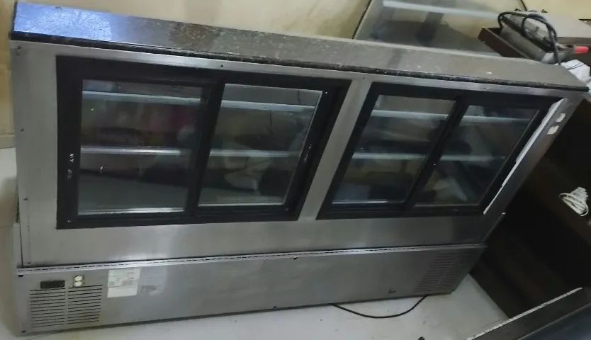 Vitrine Expositora para Padaria Usada - Refrigerada e Neutra - Foto 4