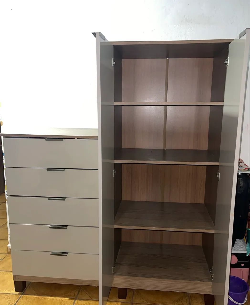 GUARDA ROUPAS (ARMÁRIO MULTIUSO COM COMODA ACOPLADA) - Foto 2