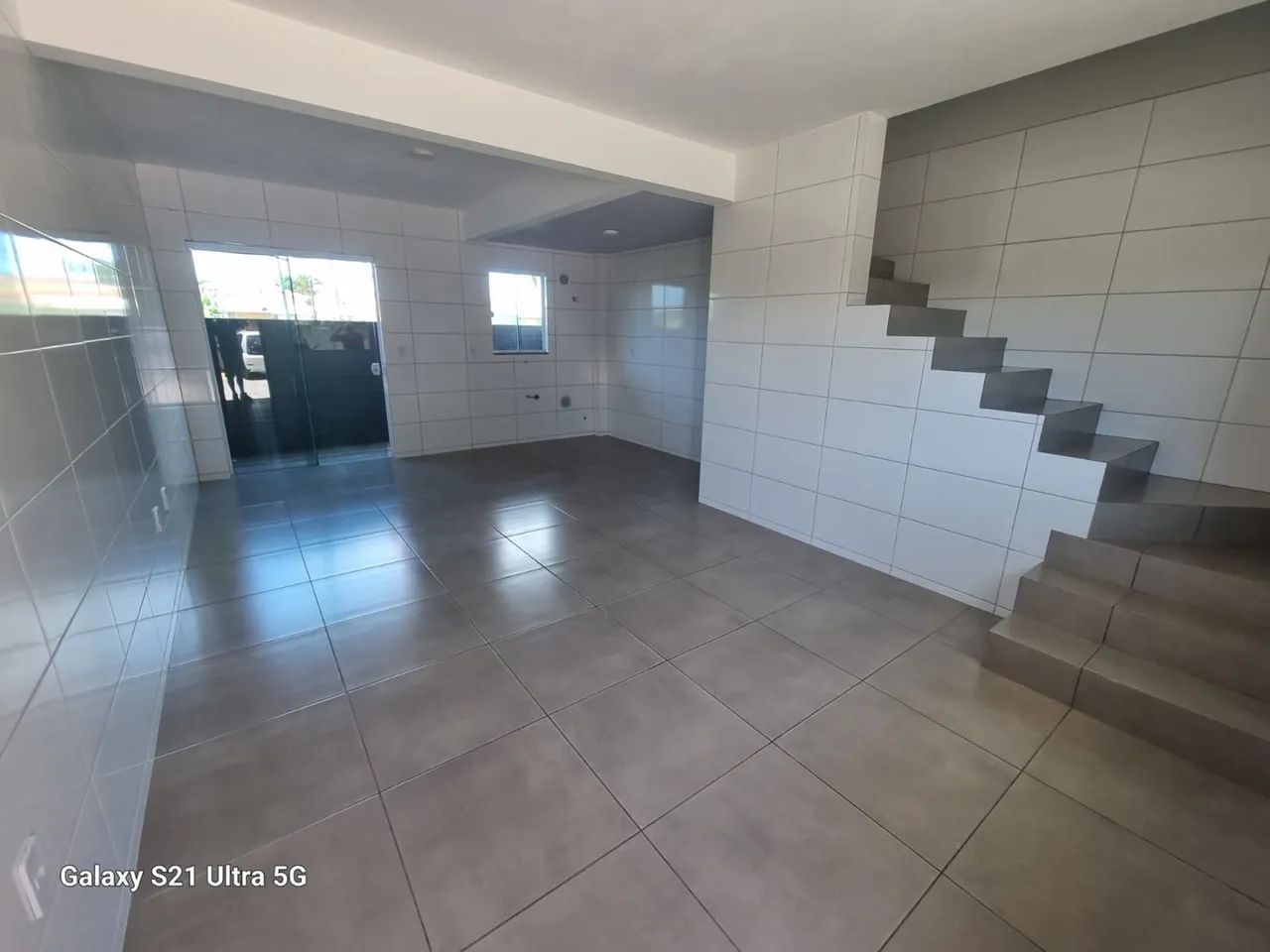Alugo linda casa geminada  - Foto 3