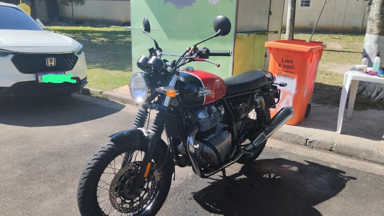 Vendo Royal Enfild Interceptor 650
