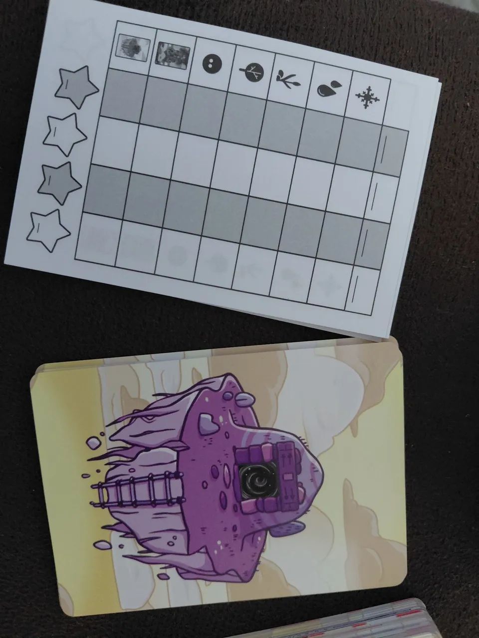 Jogo de carta Um Mundo Estranho acima das nuvens  - Foto 4