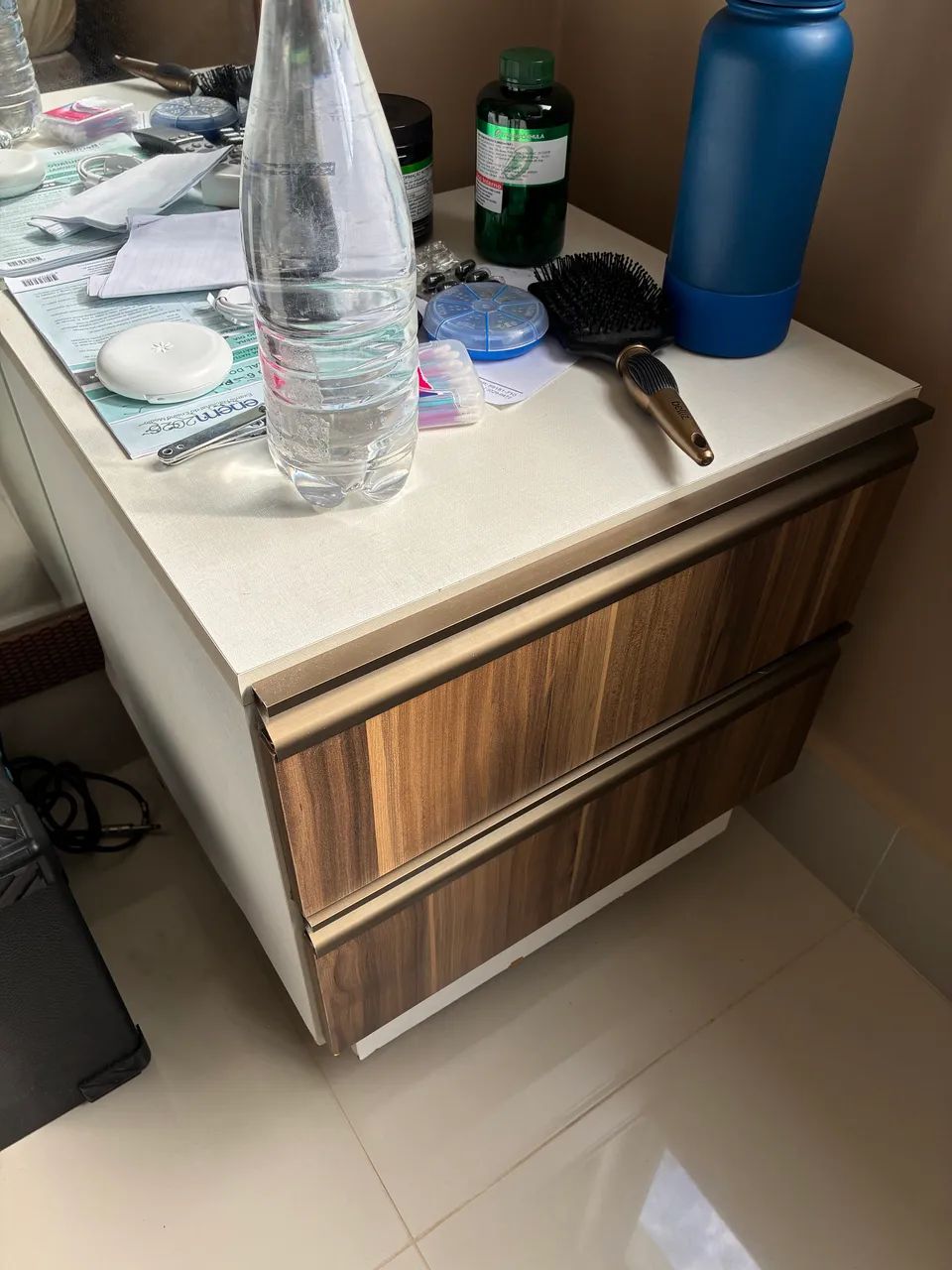 Par de Criado-Mudos com Rodinhas e Acabamento Amadeirado Premium - Foto 4
