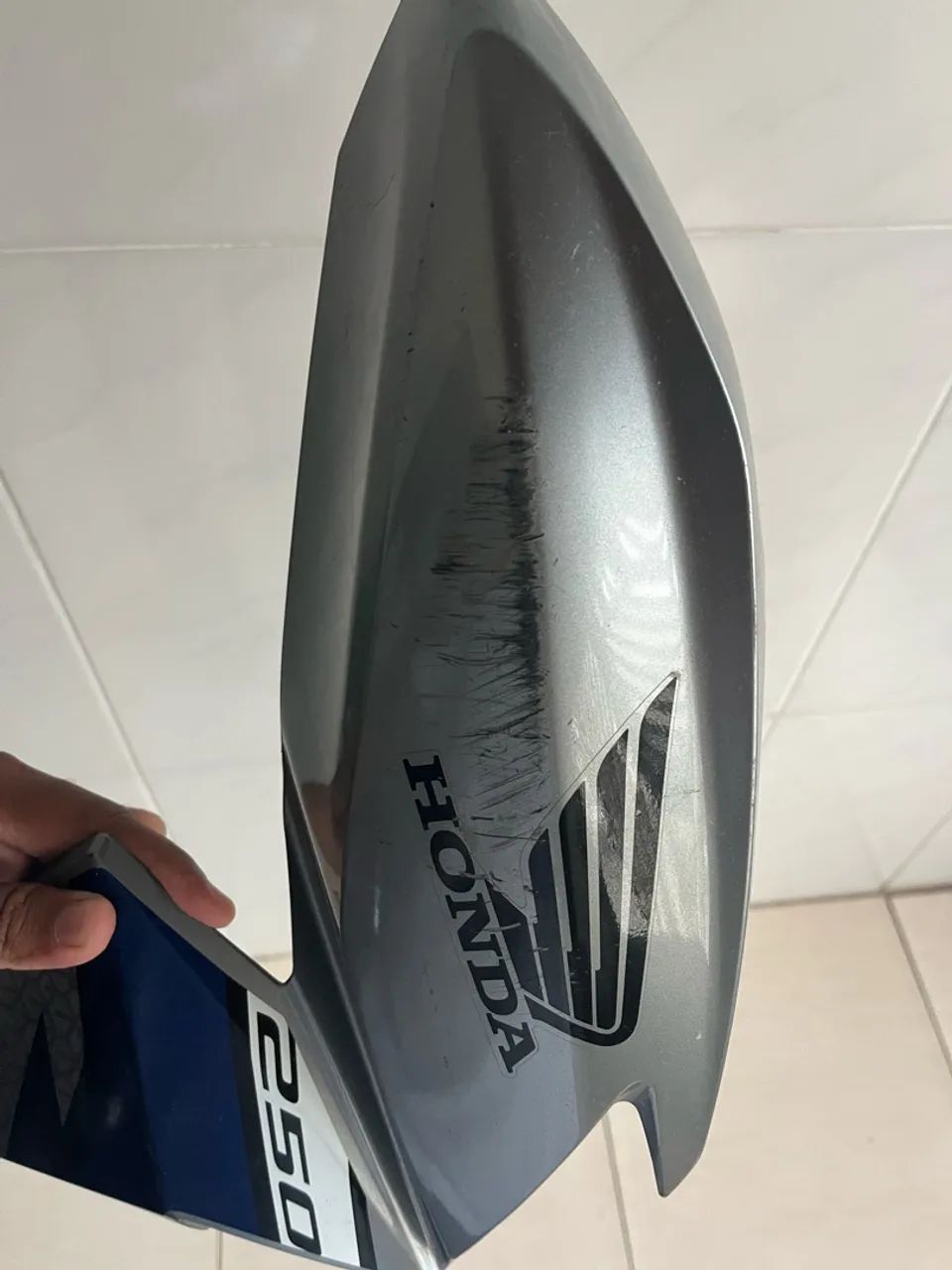 ABA DIREITA CB 250 (carenagem) - Foto 5