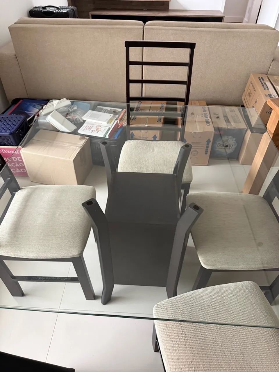 Mesa de vidro com 4 cadeiras  - Foto 4