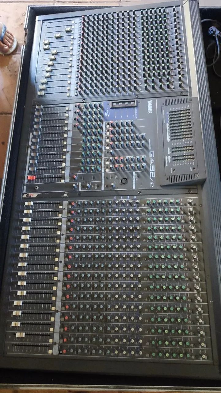 Mesa Yamaha GA 32  - Foto 2