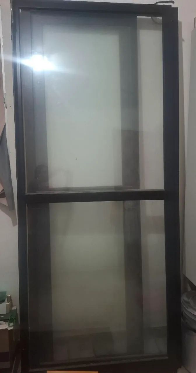 Porta de Alumínio com vidro 2