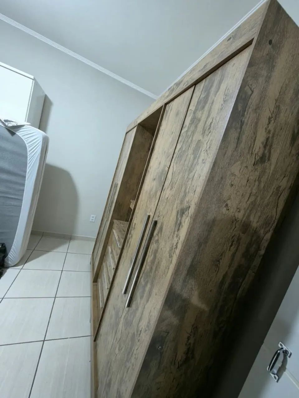 Guarda roupa marrom em ótimas condições  - Foto 3