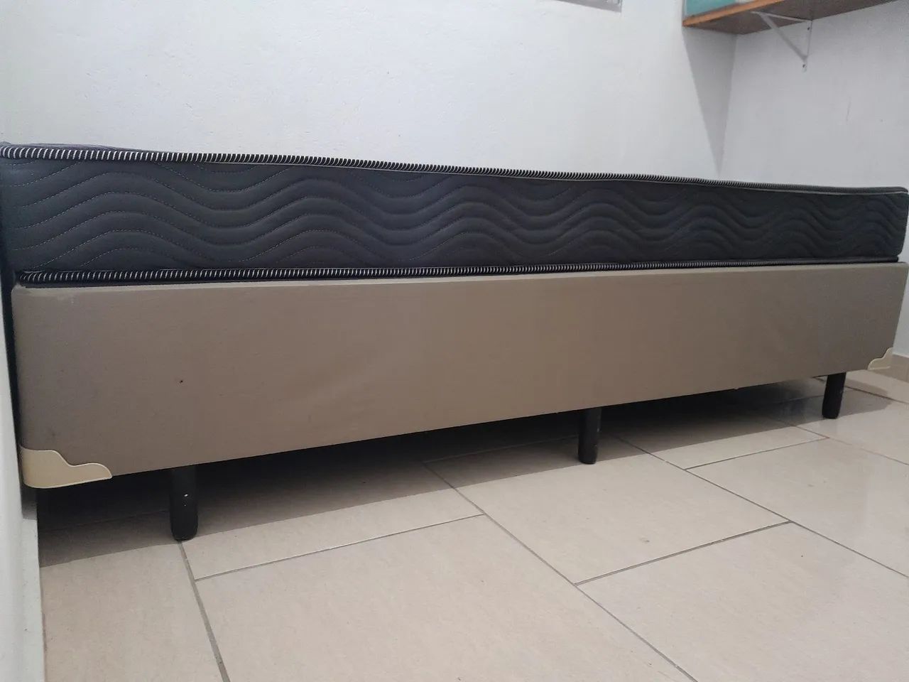 Cama box de  solteiro