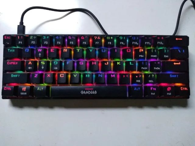 Teclado mecânico GAMDIAS