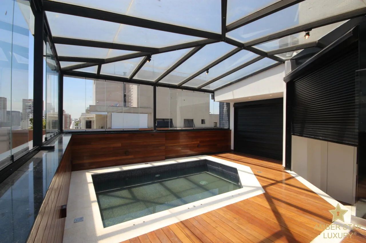 Cobertura duplex reformada e modernizada