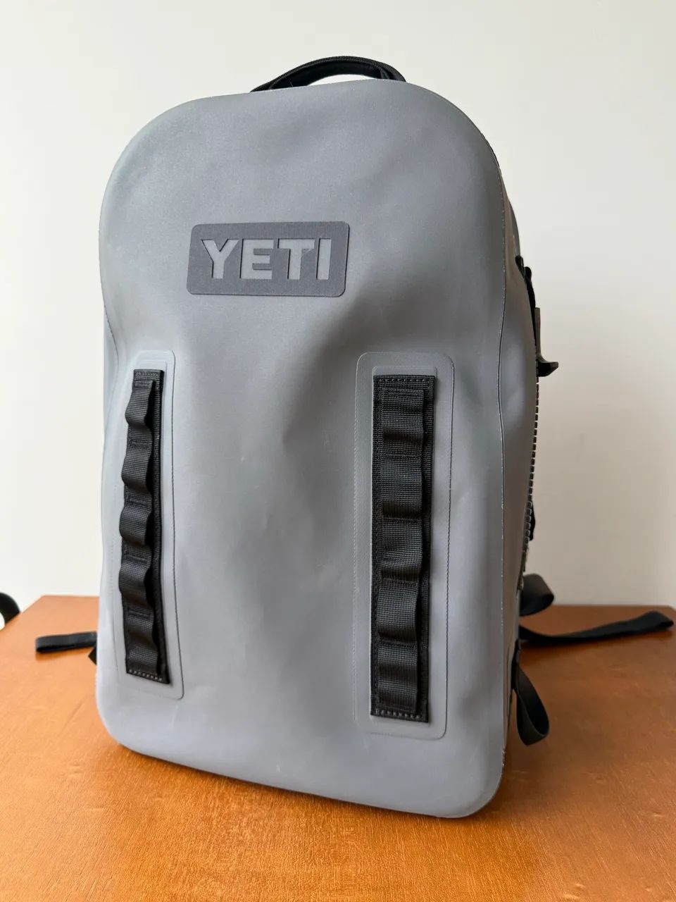 Mochila Yeti Panga 28L Cinza