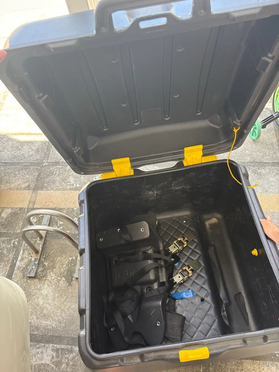 Baú para moto com bagageiro 