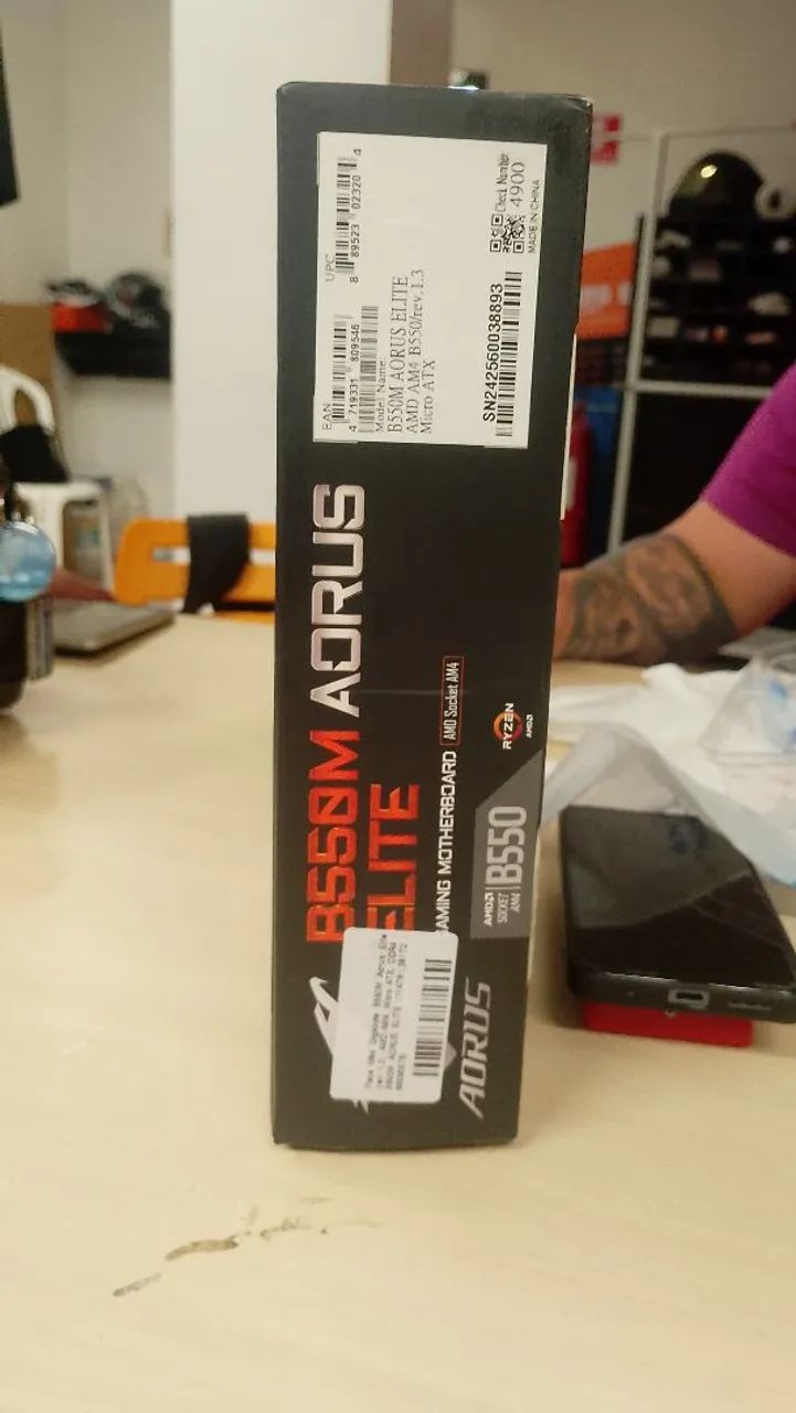 Placa de vídeo Gigabyte B550M AORUS Elite  valor 1.300 - Foto 4