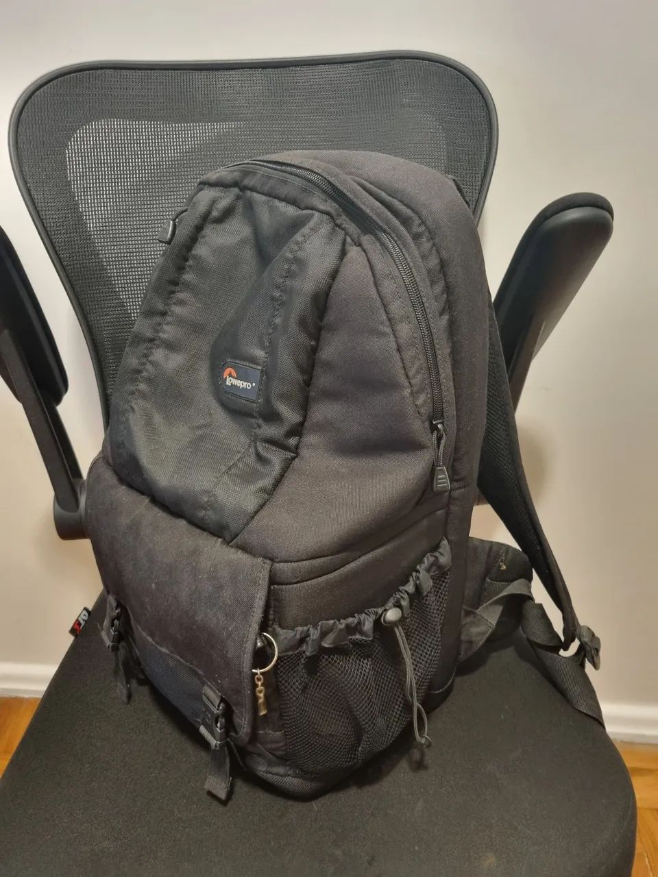 Mochila Lowepro fastpack para câmera - Foto 3