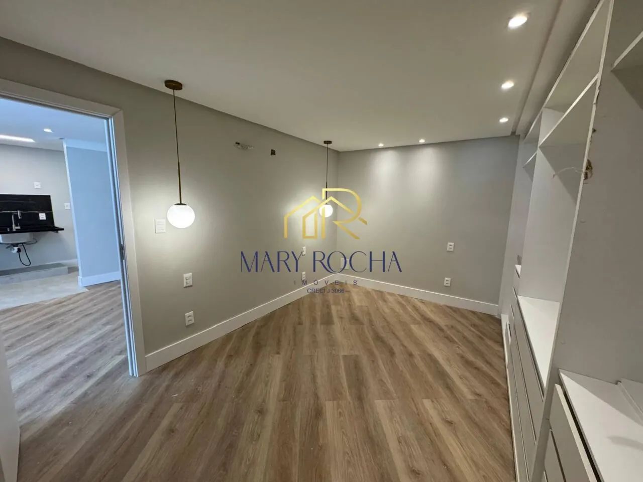 Alphaville I 2/4 com 02 suites