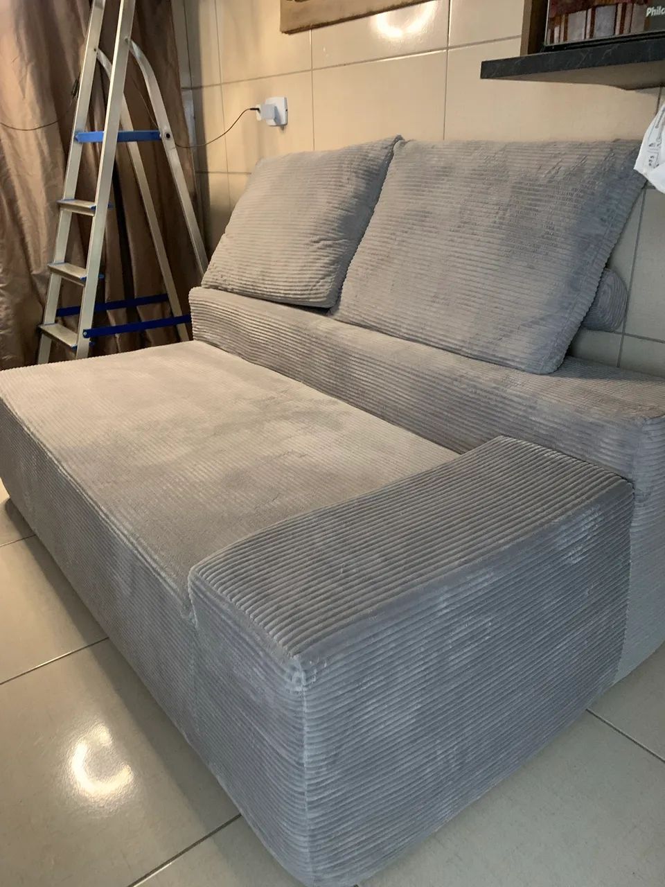 Sofá Cinza Baixo Seminovo - Foto 3