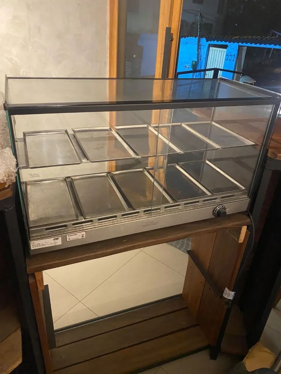 Vendo Balcão comercial com Vitrine + Estufa Expositora - Foto 2