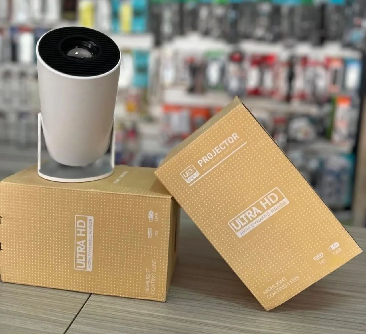 Projetor HY300 novo ( já e menor preço) SO RETIRADA  - Foto 2