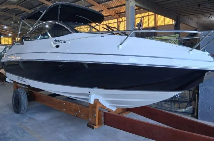 Lancha Focker 230 ano 2015 com Mercruiser 220HP - Foto 3