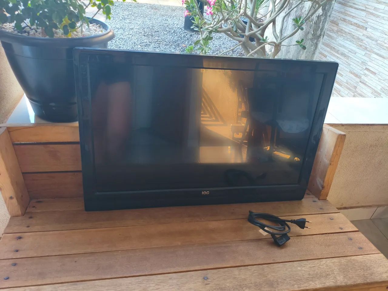 TV 32 polegadas acompanhando com conversor digital funcionando bem