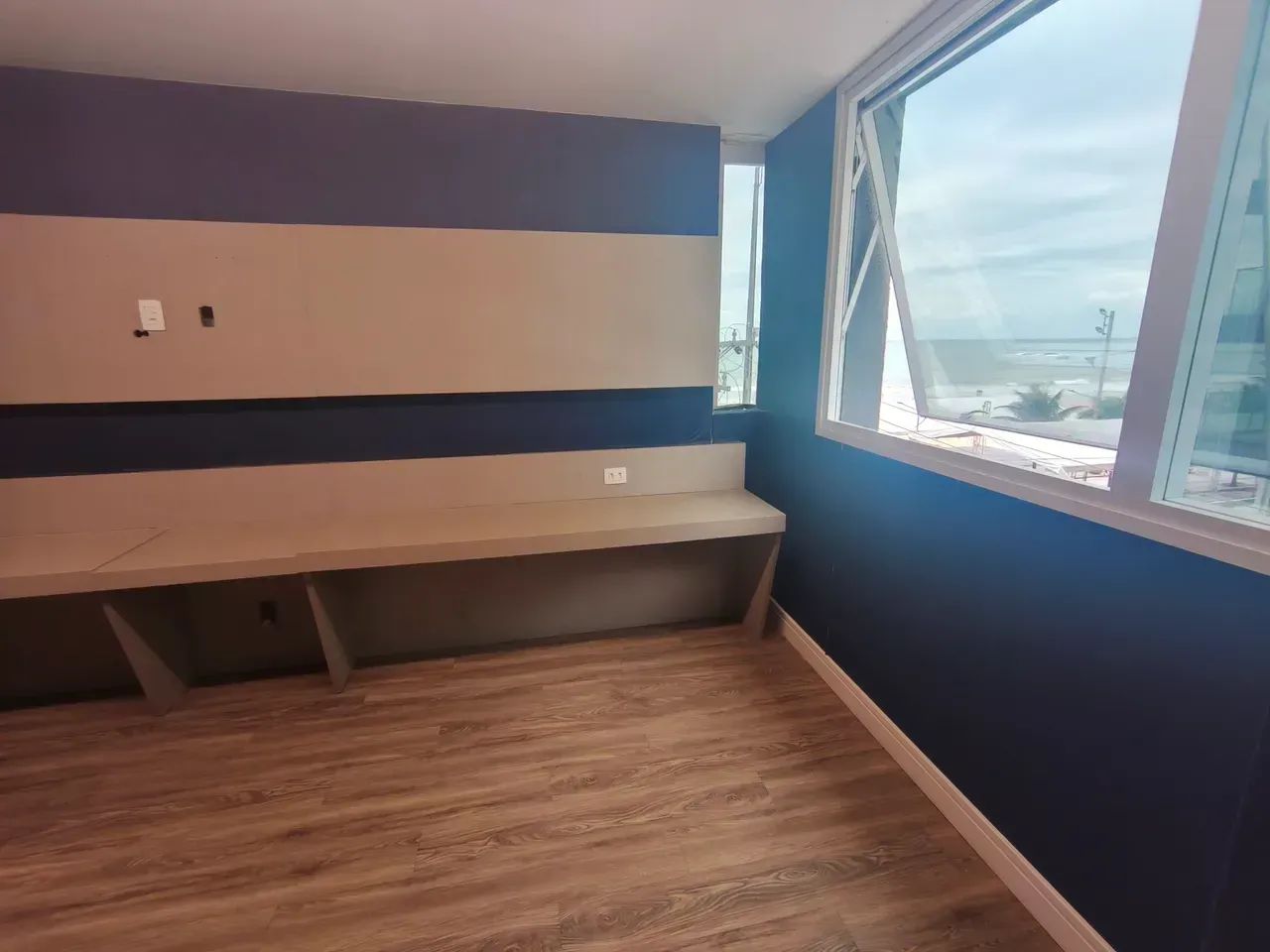 Sala comercial reformada, pronta para trabalhar nos  Cavaleiros - Macaé - RJ - Foto 2