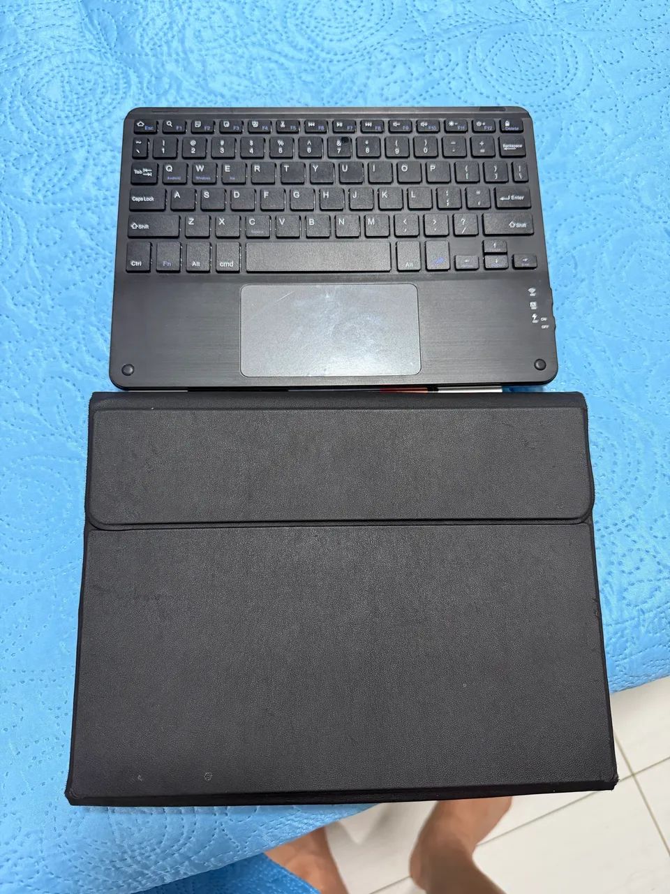 Capa com Teclado iPad 10 ou 9  - Foto 2