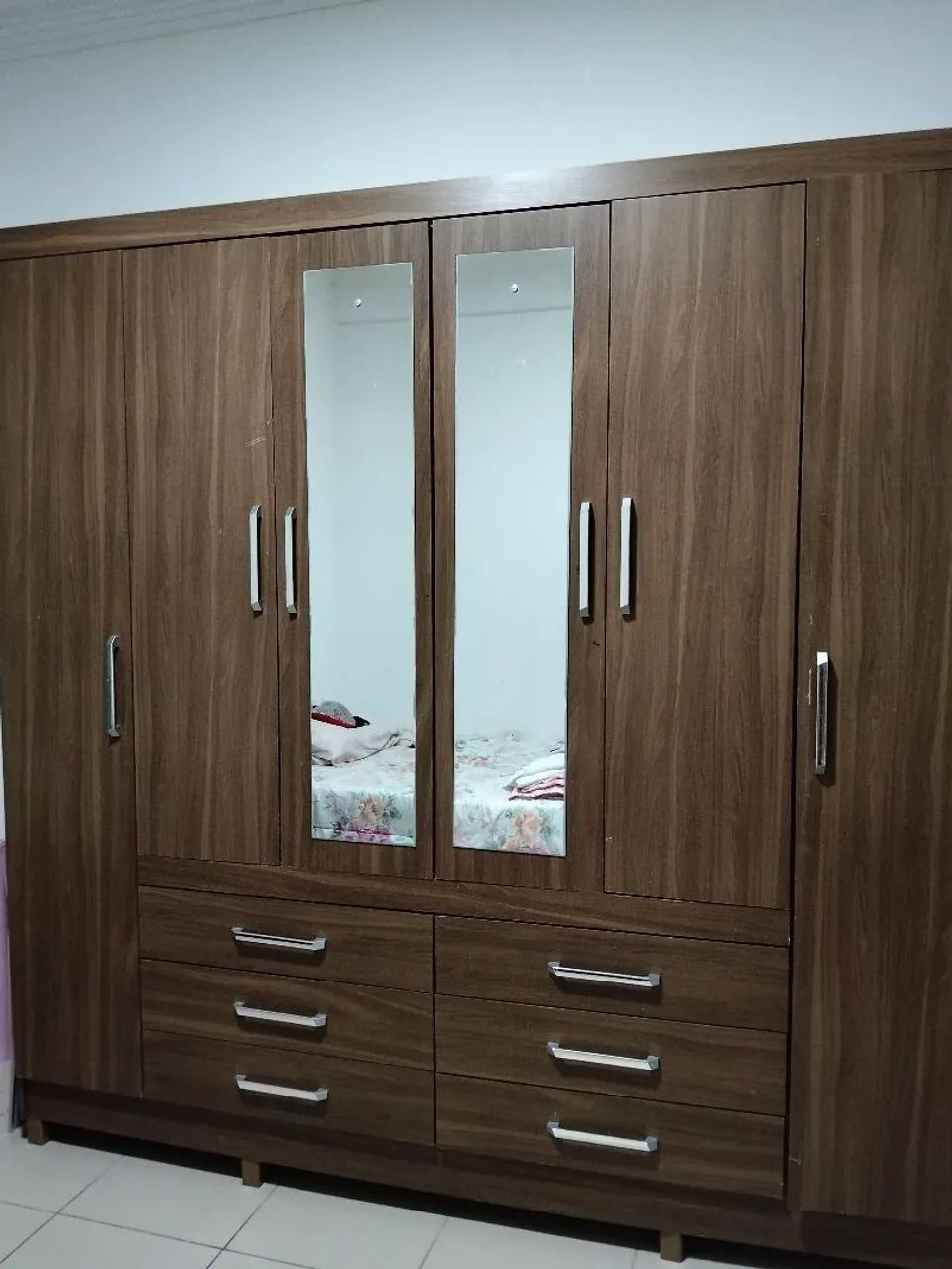 Guarda roupa 6 portas e 6 gavetas