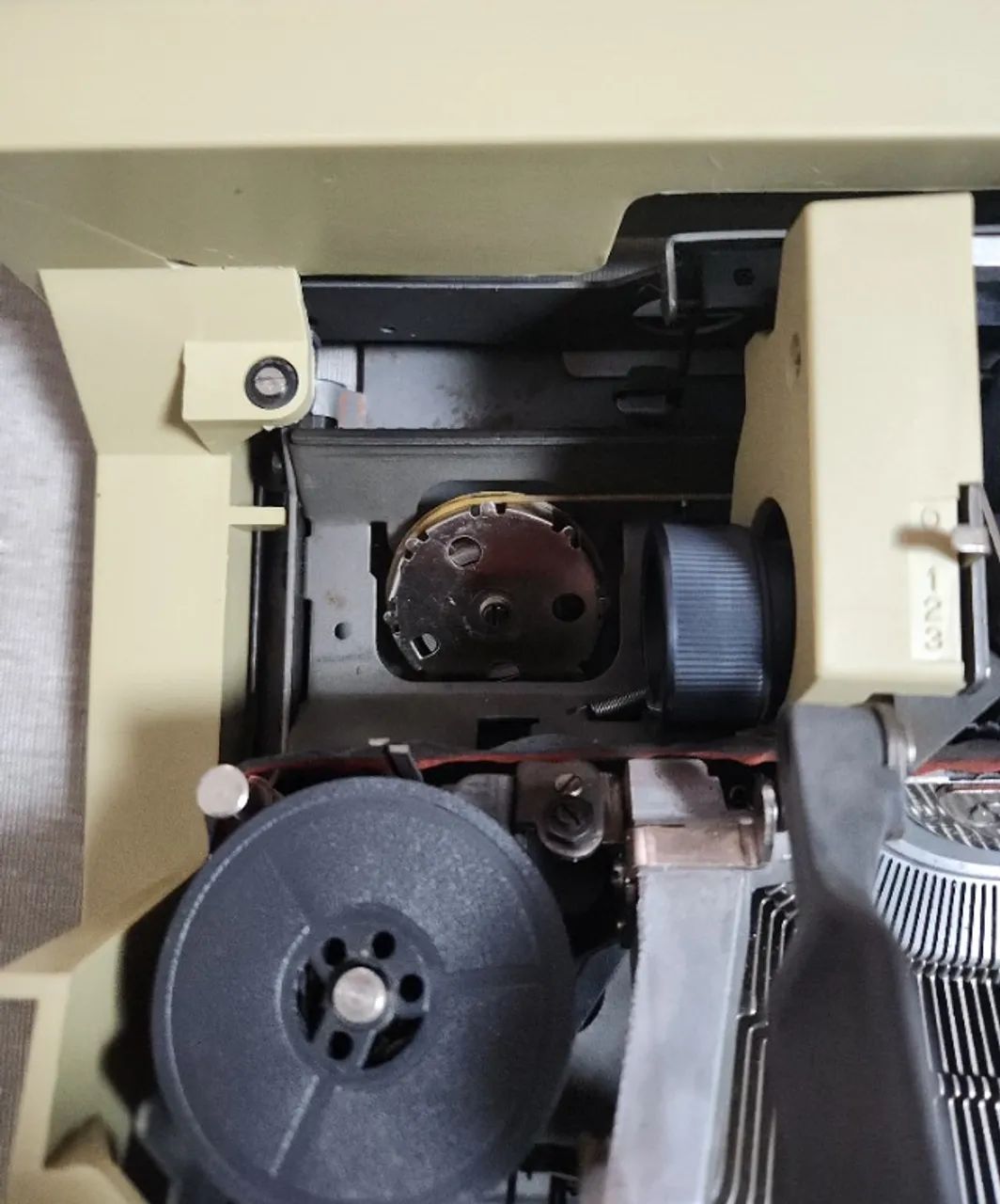 Máquina de escrever Olivetti Lettera 25 - Foto 5