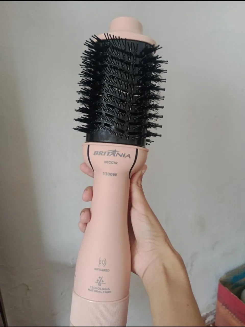 Escova Secadora Britânia 1300W 4 em 1 Rosa - Nova